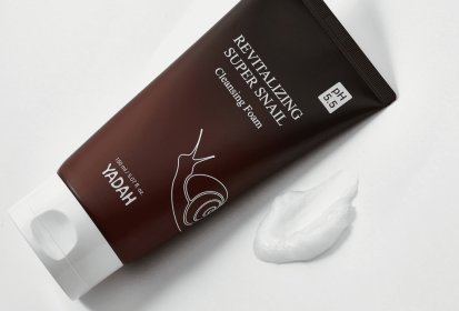 Yadah Revitalizing Super Snail Cleansing Foam