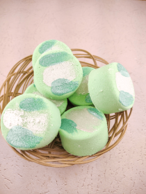 Bamboo White Grapefruit bath bomb