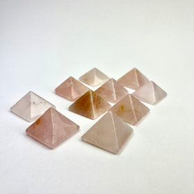 *Rose Quartz | Pyramid | 25-30mm