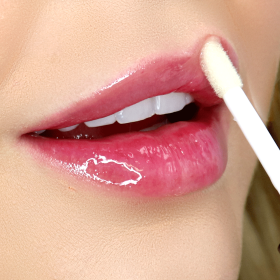 Lip Plumping Gloss (Color: Details)