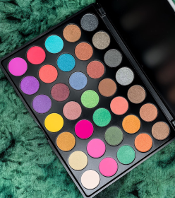 High Pigment Eyeshadow Palette (Color: Amazona)